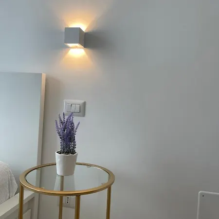 فندق مبيت وإفطار A Un Passo Dalla Piazza