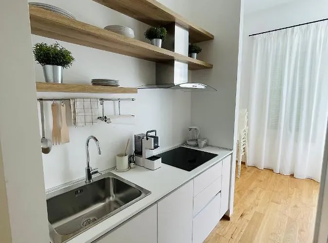 Bed & Breakfast A Un Passo Dalla Piazza 4*