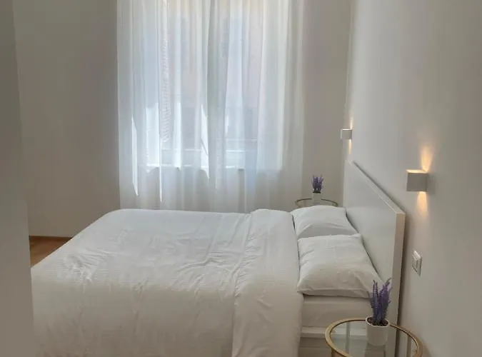 Bed & Breakfast A Un Passo Dalla Piazza 4*